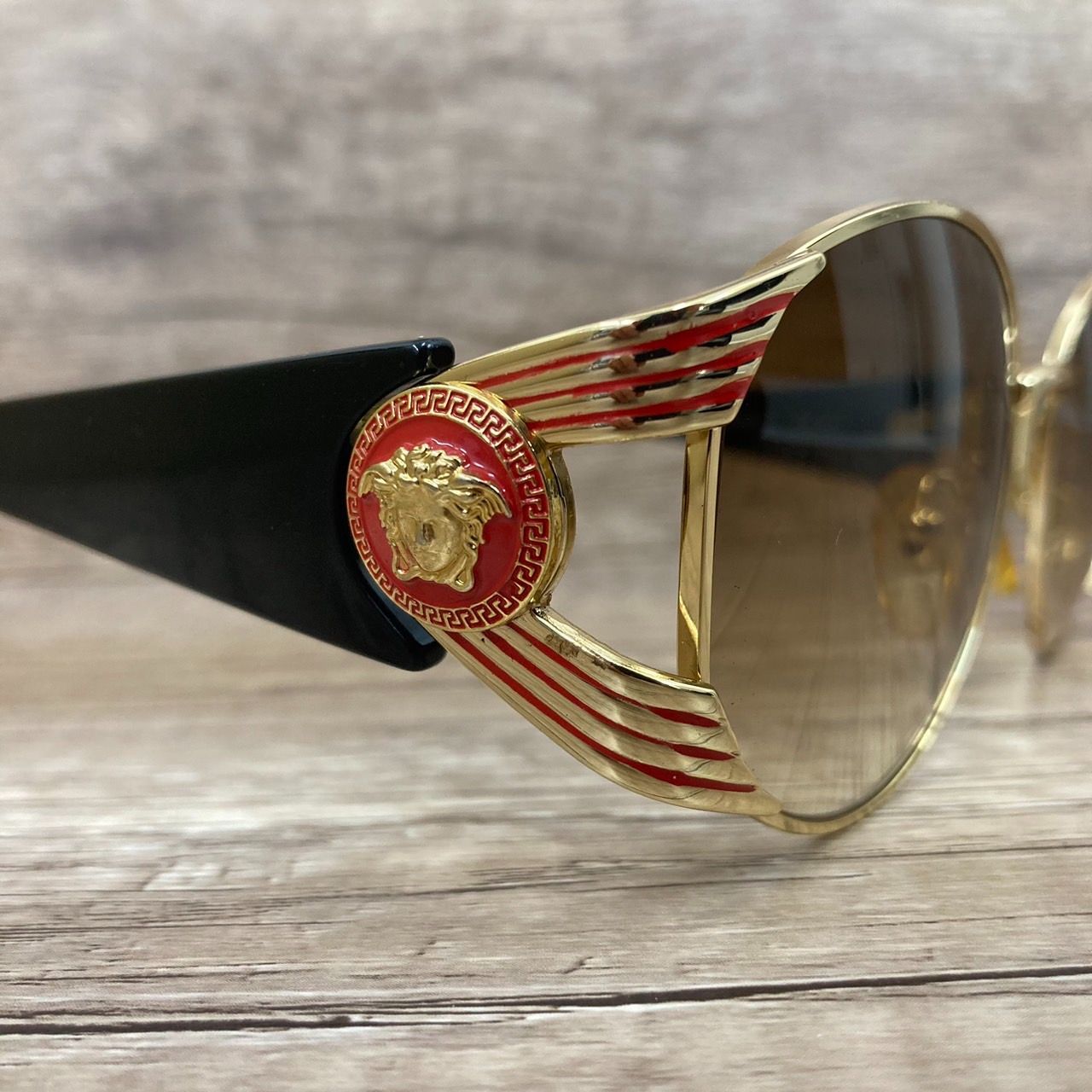 【ヒロユキ】ジャンニヴェルサーチ メデューサ サングラス シルバー金具 楽天市場】【中古】GIANNI VERSACE ジャンニ ヴェルサーチ