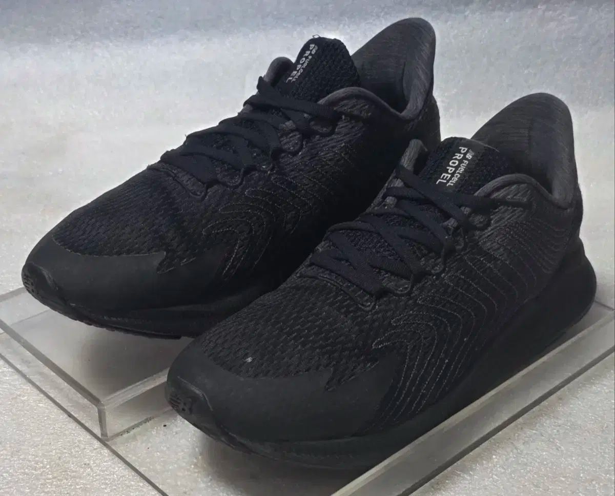 New Balance ニューバランス フューエルセル ランニングシューズ カジュアルシューズ MFCPRCK メンズ 43 275