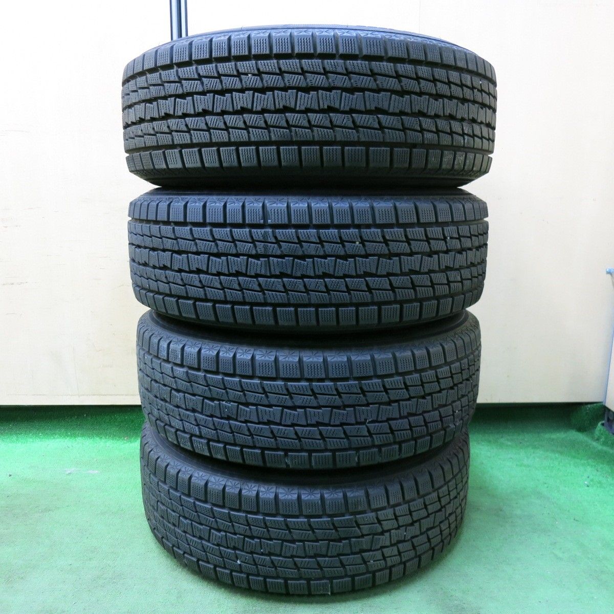 送料無料] バリ溝！キレイ！9.5分☆スタッドレス 225/65R17 