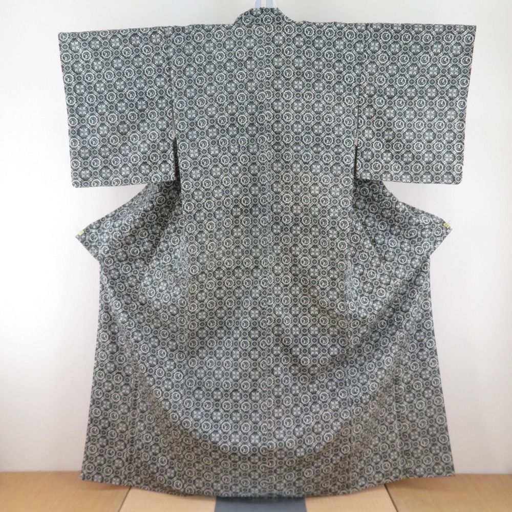 小紋 片身変わり 縞模様ｘ千鳥格子模様 グレー 単衣 広衿 正絹 仕立て上がり着物 身丈167cm 【キモノオフ野々市若松店】 小紋 片身変わり 縞模様x千鳥格子模様 グレー 単衣 広衿 正絹 仕立て