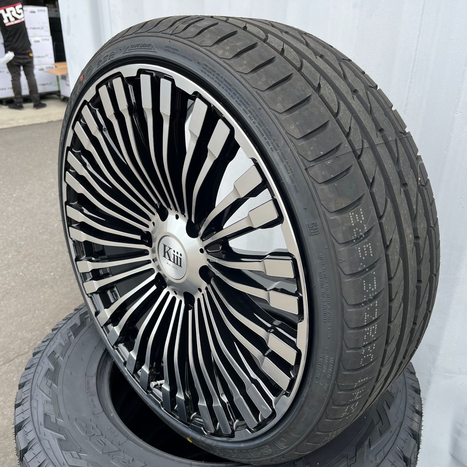 ハイエース レジアスエース サマータイヤ 4本セット ノーマル車高装着 