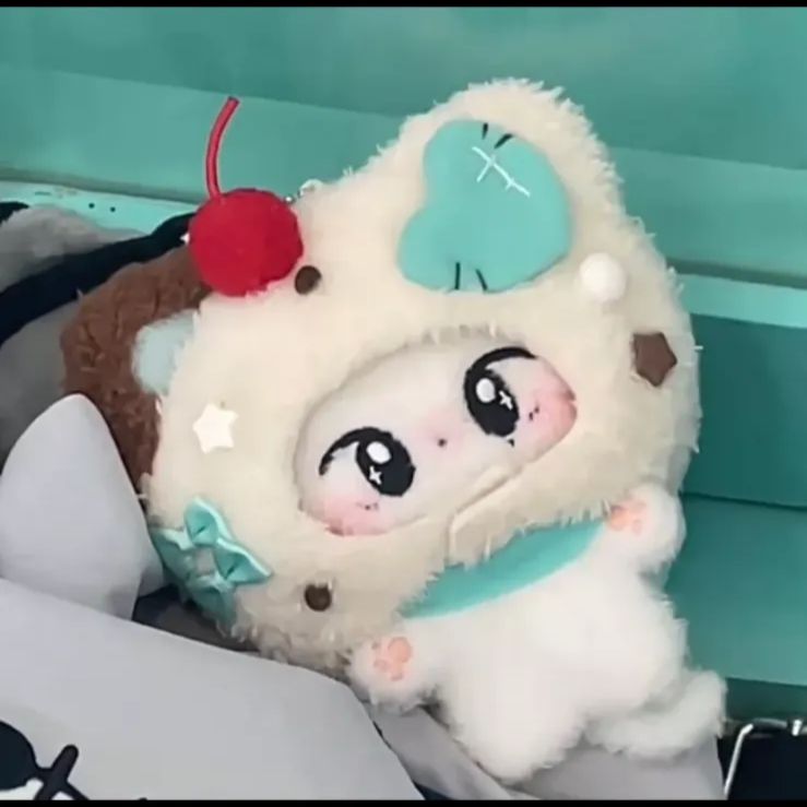 stray kids ヒョンジン　ぬいぐるみ　10cm 新品　マスター stray kids ヒョンジン ぬいぐるみ 10cm 新品 マスター - メルカリ