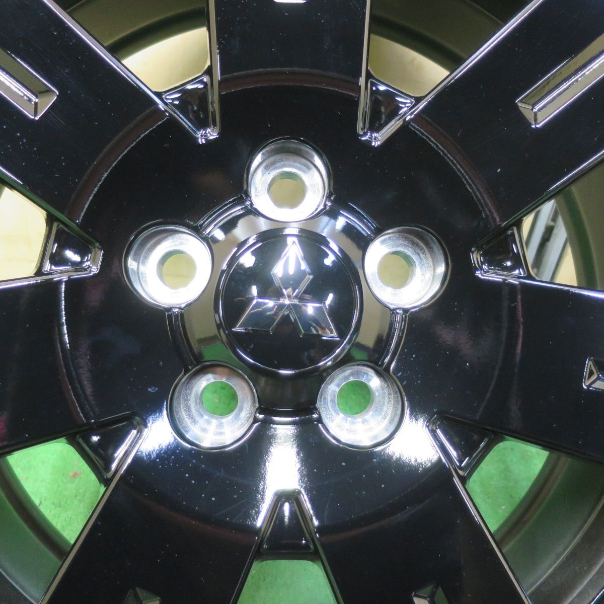 【値下げ】新車交換　デリカD:5シャモニー　純正アルミホイール＋タイヤ４本セット 送料込】新車交換 デリカD:5シャモニー 純正アルミホイール＋タイヤ4