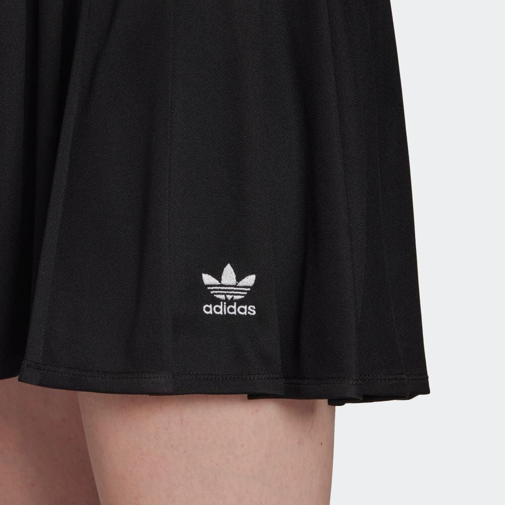 ♥️新品⭐adidas ★パンチング フリルスカート モックシャツ セット 黒白 012-202411120109_2.jpg