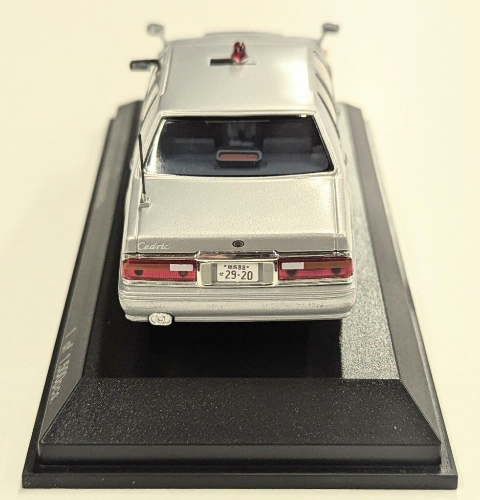 ヒコセブン 1/43 RAI'S NISSAN CEDRIC (YPY31) 1995 警視庁交通