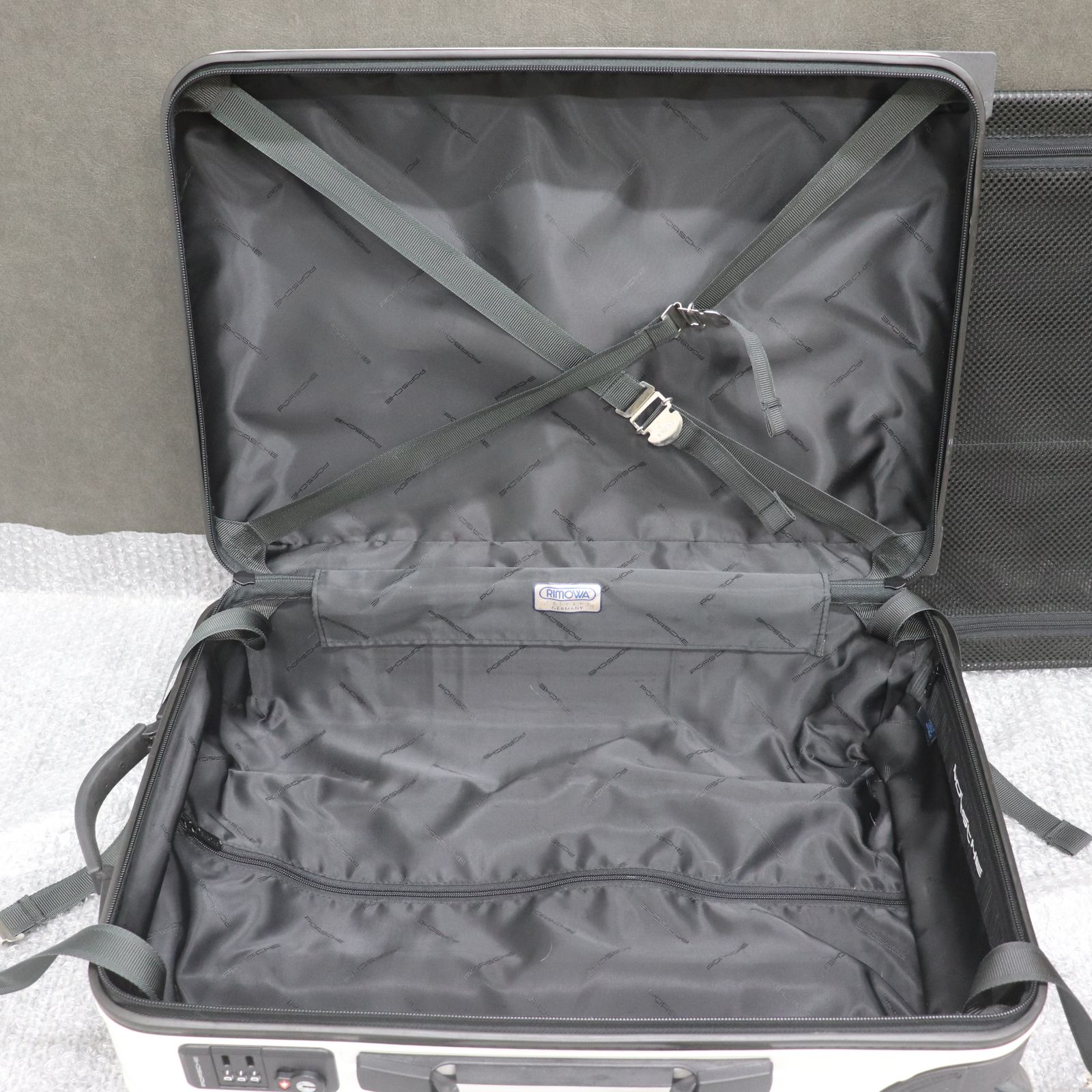 RIMOWA ポルシェ キャリーケース 2輪 32l RIMOWA ポルシェ キャリーケース 2輪 32l