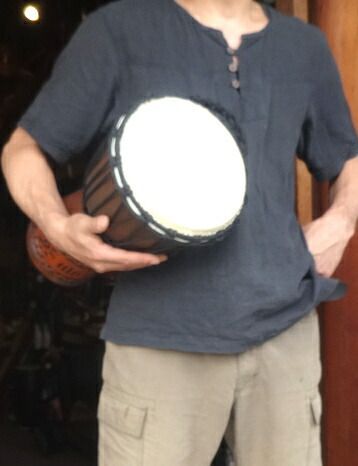 【送料無料】マホガニー木製ジャンベ（ジェンベ）☆木彫りＳサイズ(８インチ)（ＳＢ）☆