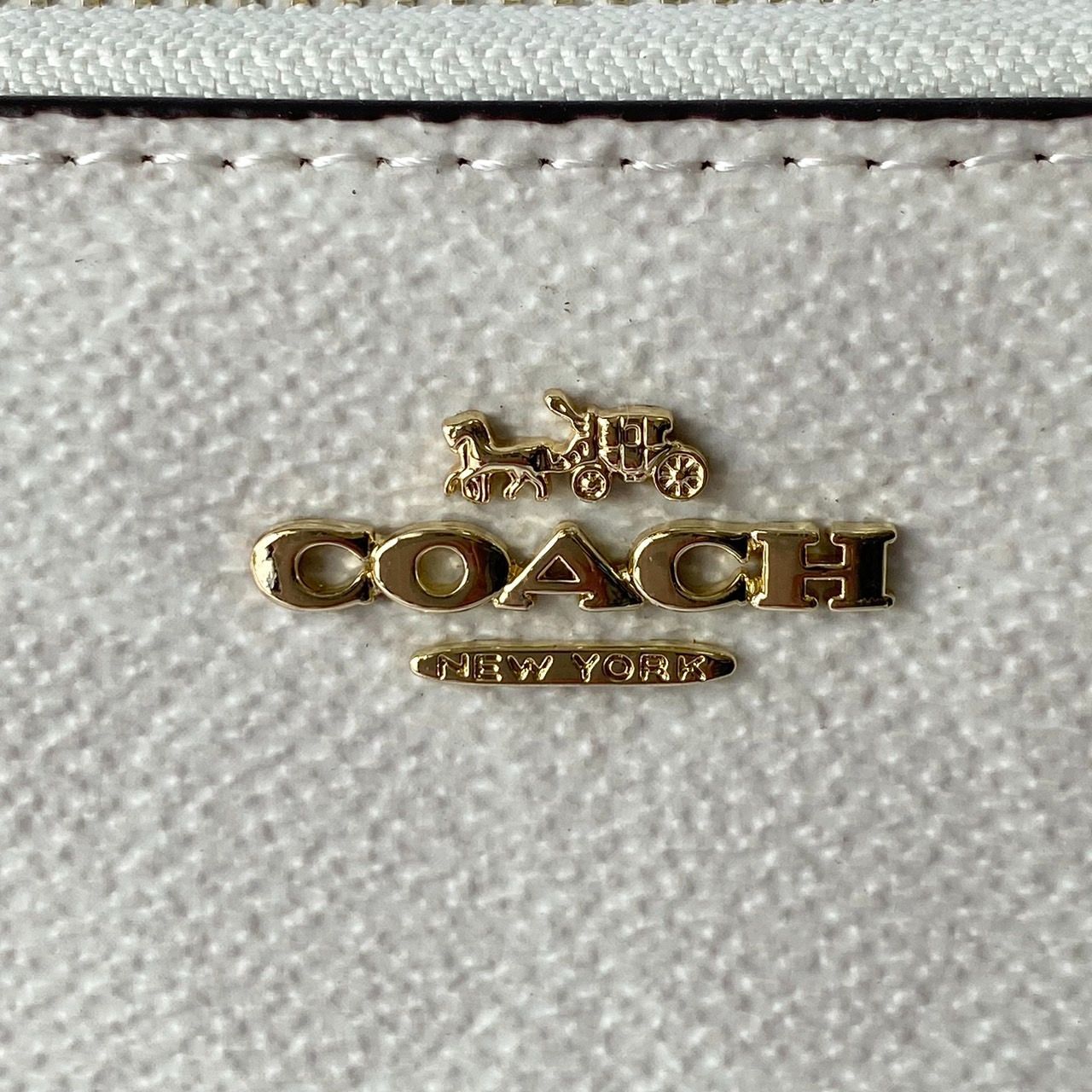 COACH シグネチャー ロング ジップ チョーク×グレイシャーホワイト