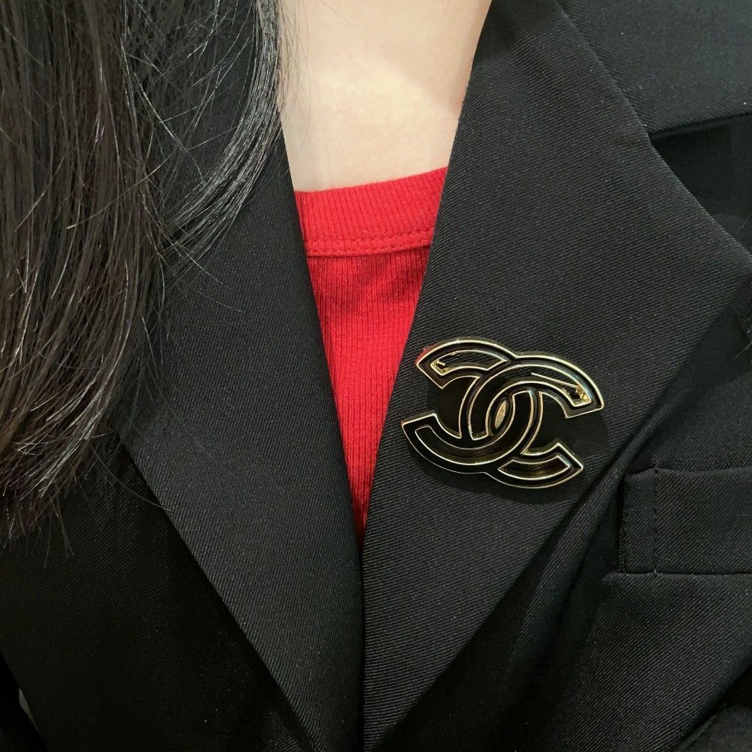 【キラッキラで高級感溢れる】CHANEL★ブローチ★25P限定 キラッキラで高級感溢れる】CHANEL☆ブローチ☆25P限定
