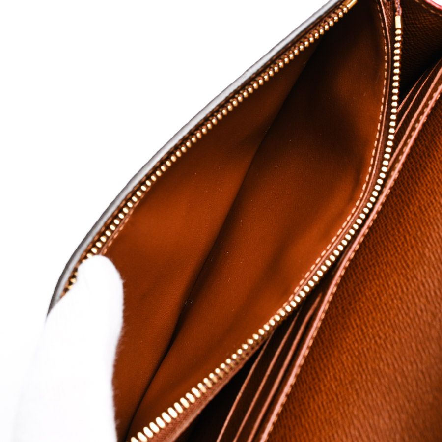 VUITTON