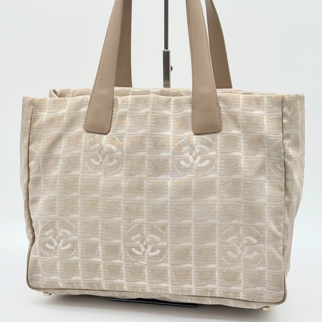 CHANEL トートバッグ ベージュ ニュートラベルライン　総柄 シャネル/トートバッグ/ニュートラベルライントートMM/ベージュ
