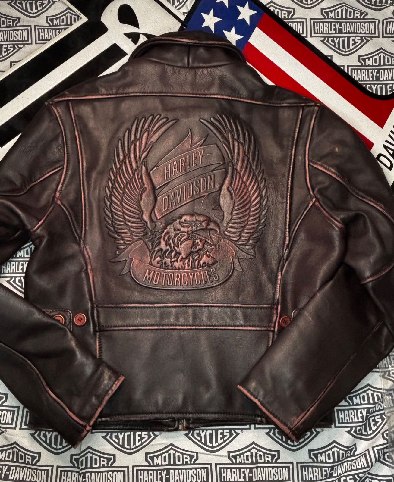 ⭐️Harley-Davidson ⭐️背面3D立体エンボス加工・エンブレム本革製