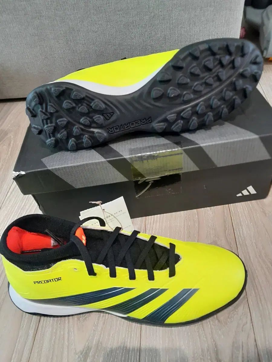 adidas アディダス