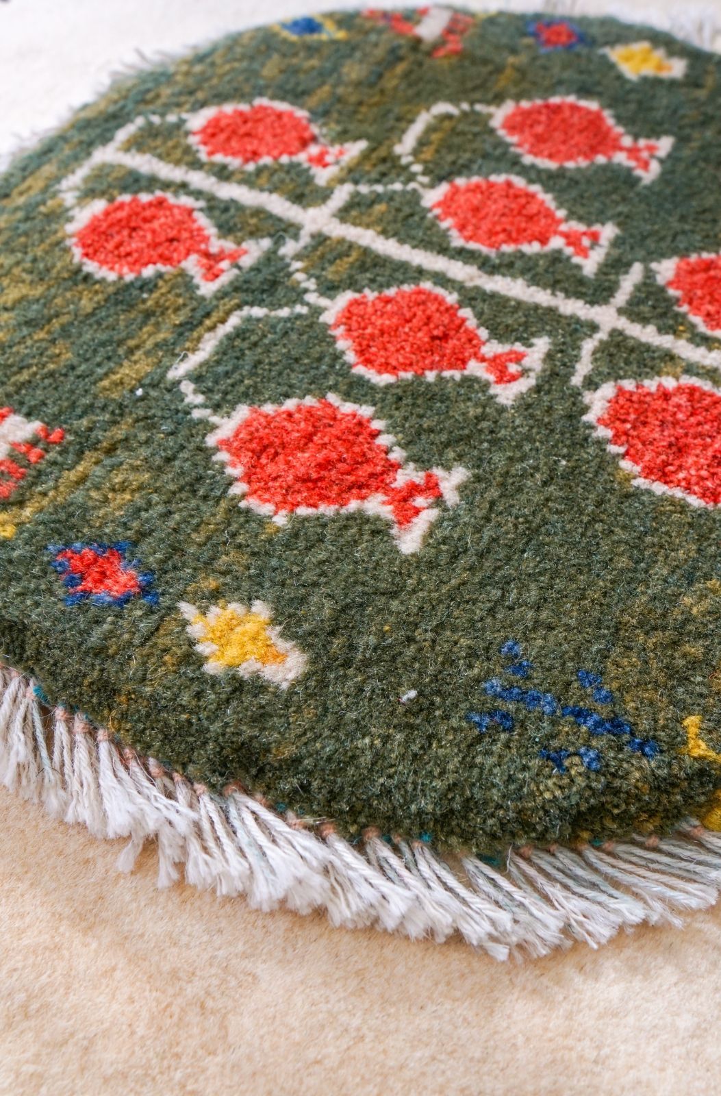 40×40cm 【ペルシャ絨毯 手織りギャッベ】アマレ族ギャッベ ギャベ - メルカリ