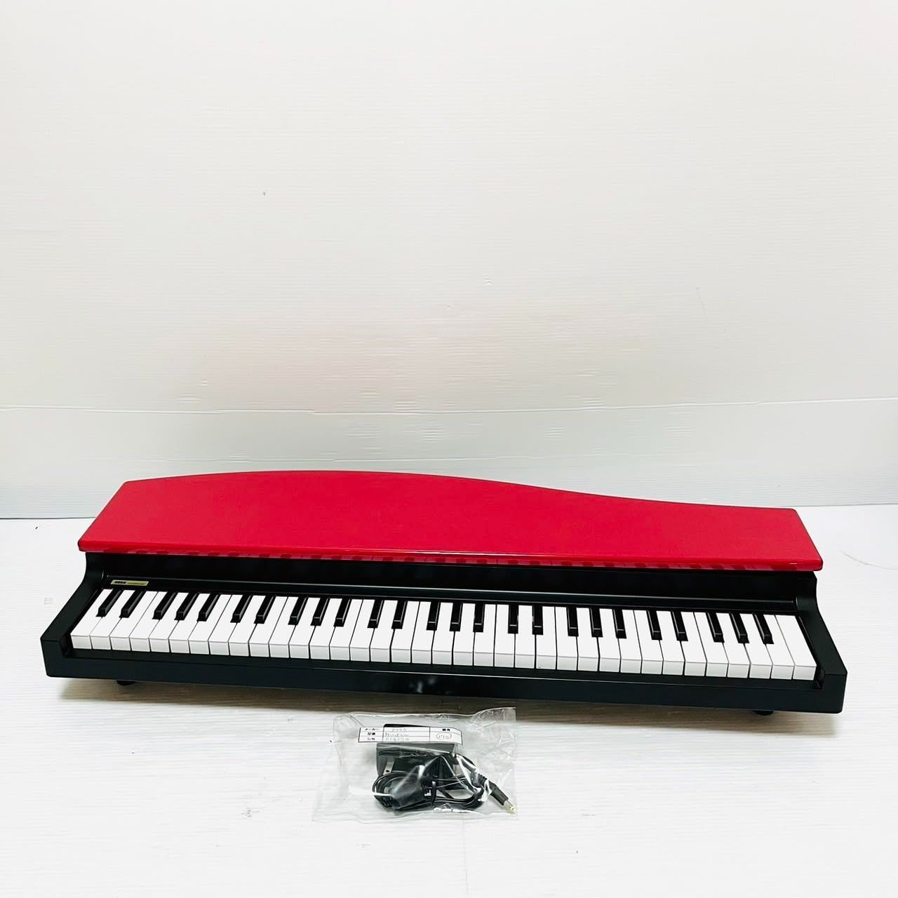 KORG MICROPIANO マイクロピアノ ミニ鍵盤61鍵 レッド - メルカリ
