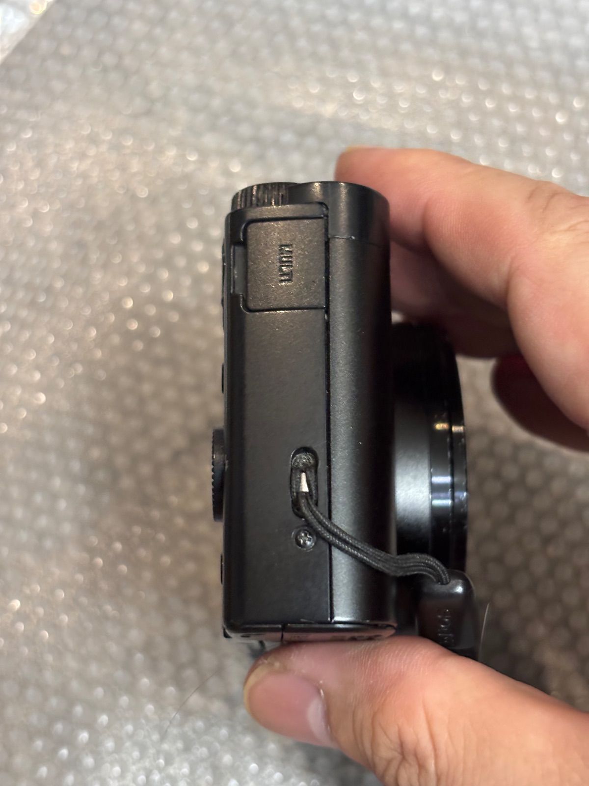 コンパクトデジタルカメラ