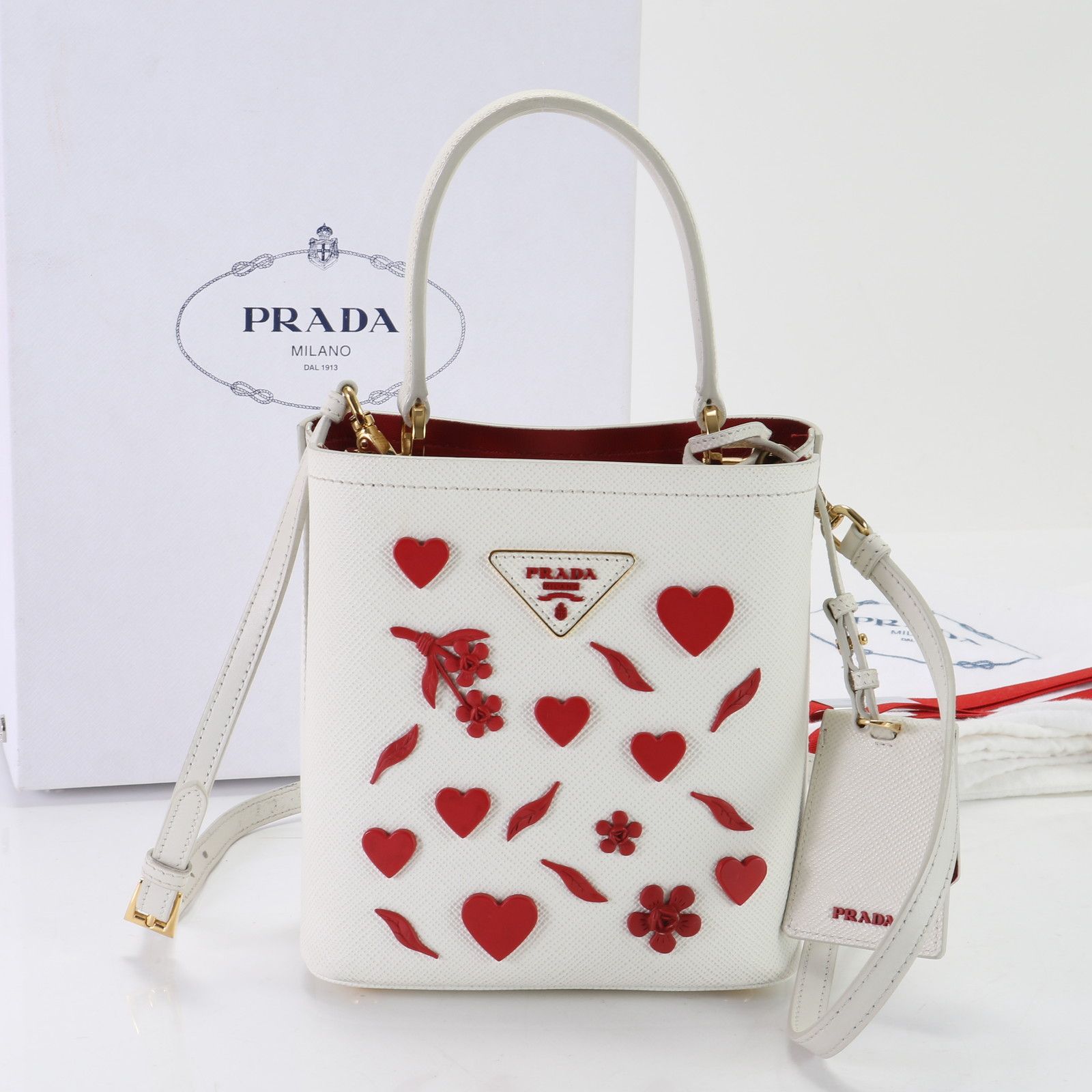 PRADA プラダ ショルダー バッグ 黒 パニエ サフィアーノ レザー付属品は保存袋のみです