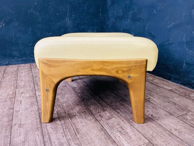 カリモク オットマン 【中古】 本革張り モダン ベージュ