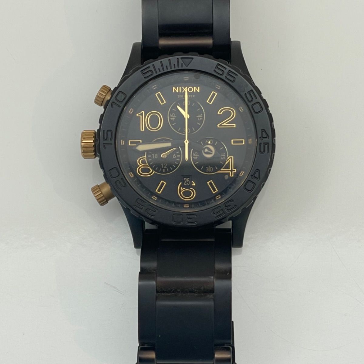 美品 NIXON クロノグラフ 42-20 マットブラック／ゴールド