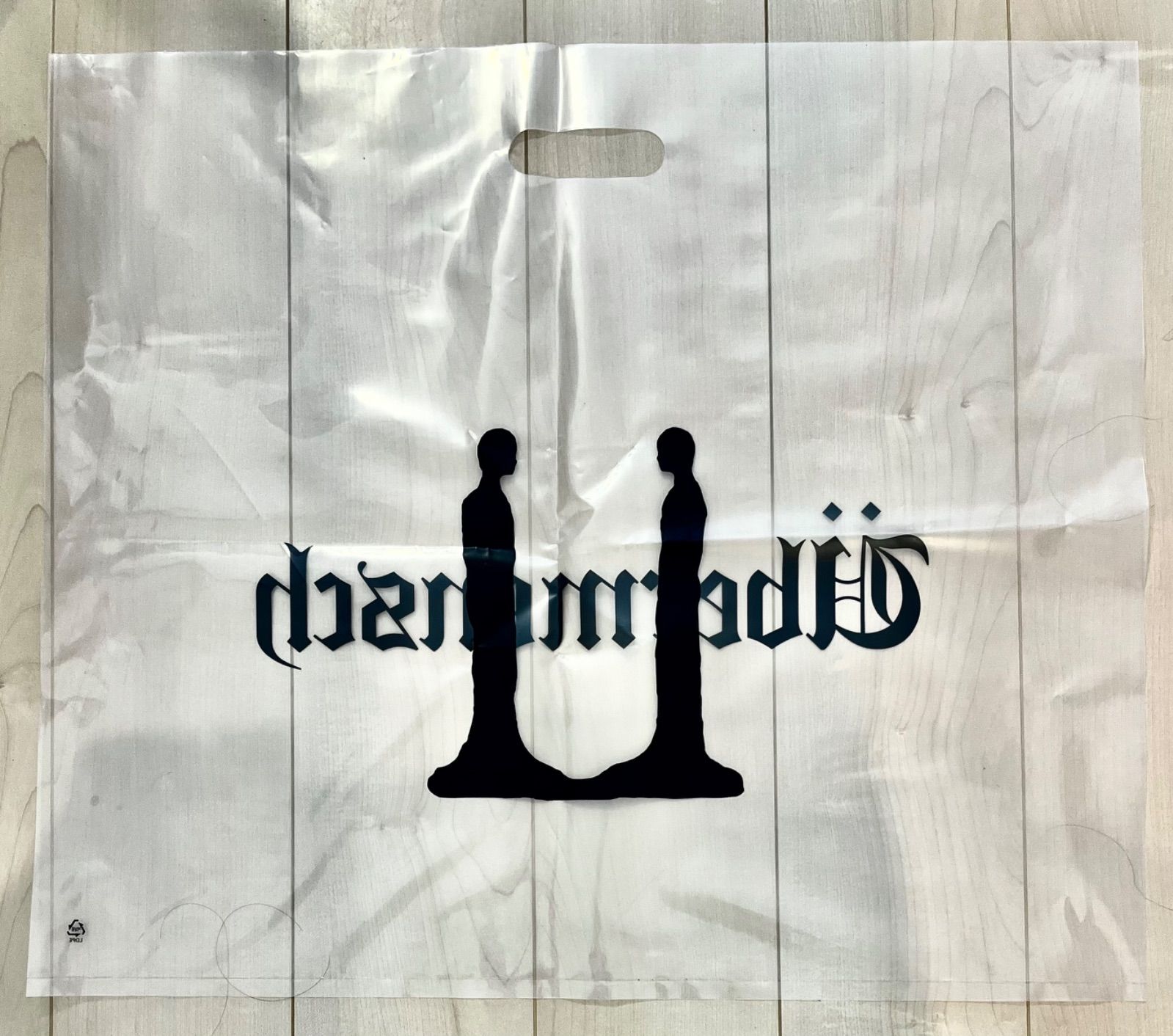 G-DRAGON ÜBERMENSCH MEDIA EXHIBITION スカーフ - メルカリ