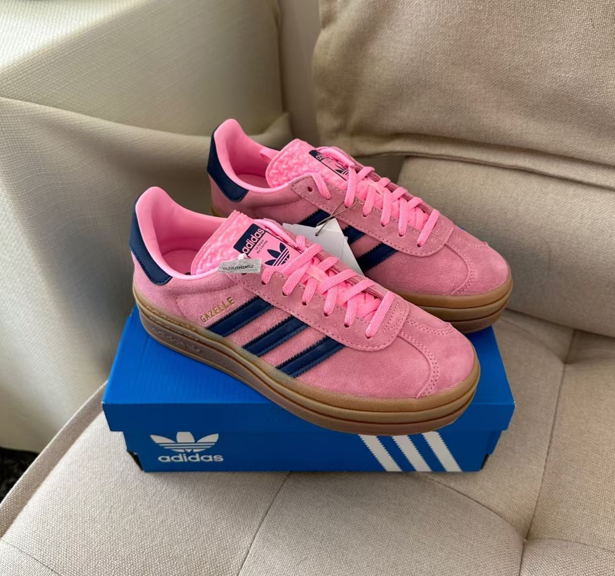 新品 未使用 adidas adidas Originals GAZELLE INDOOR アディダス ガゼルボールド カップルシューズ 厚底 スニーカー レディース/メンズ ピンク箱付