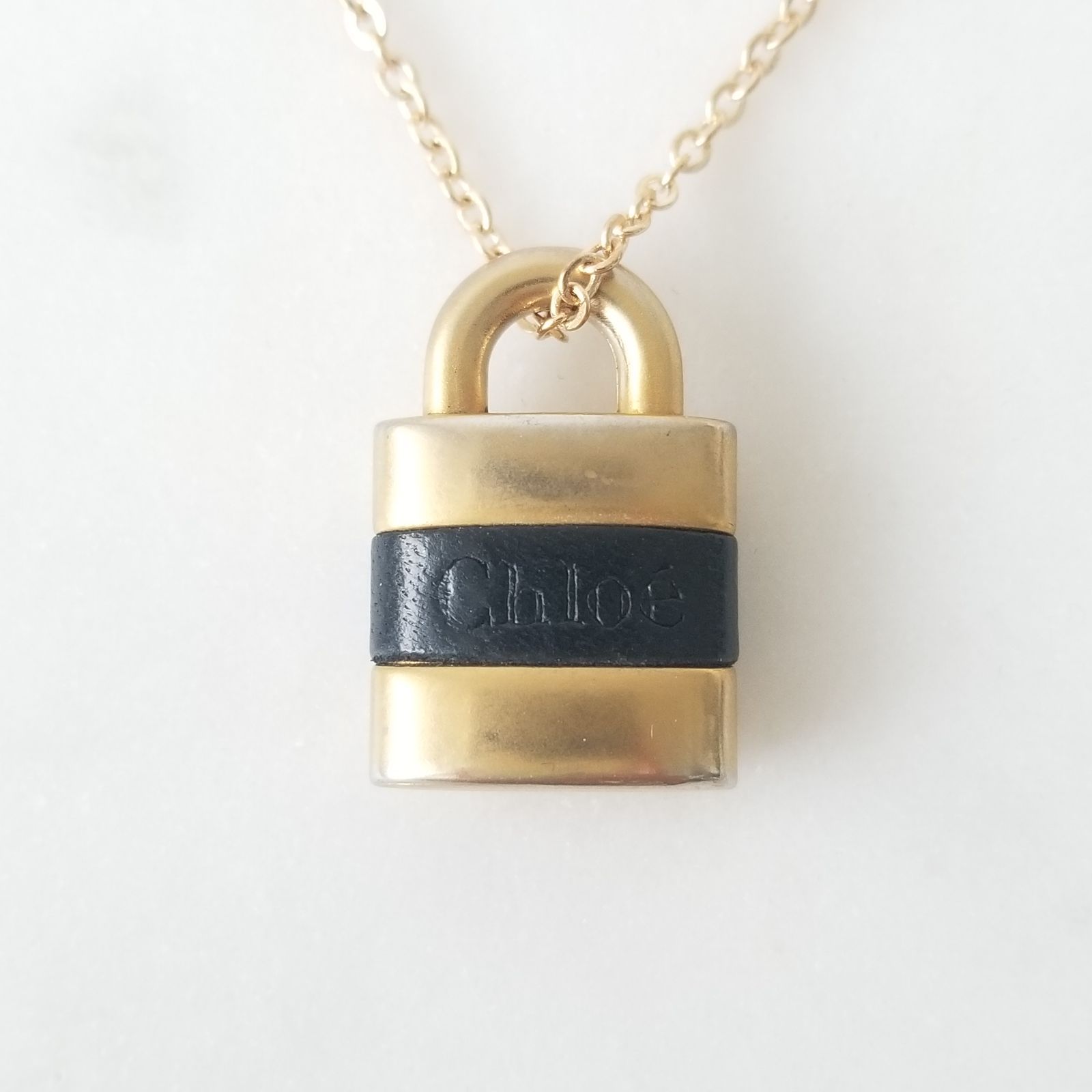 お値下げ中！Chloé 鍵と南京錠のゴールドネックレス クロエ ネックレス アクセサリー ペンダント コリーン パッド