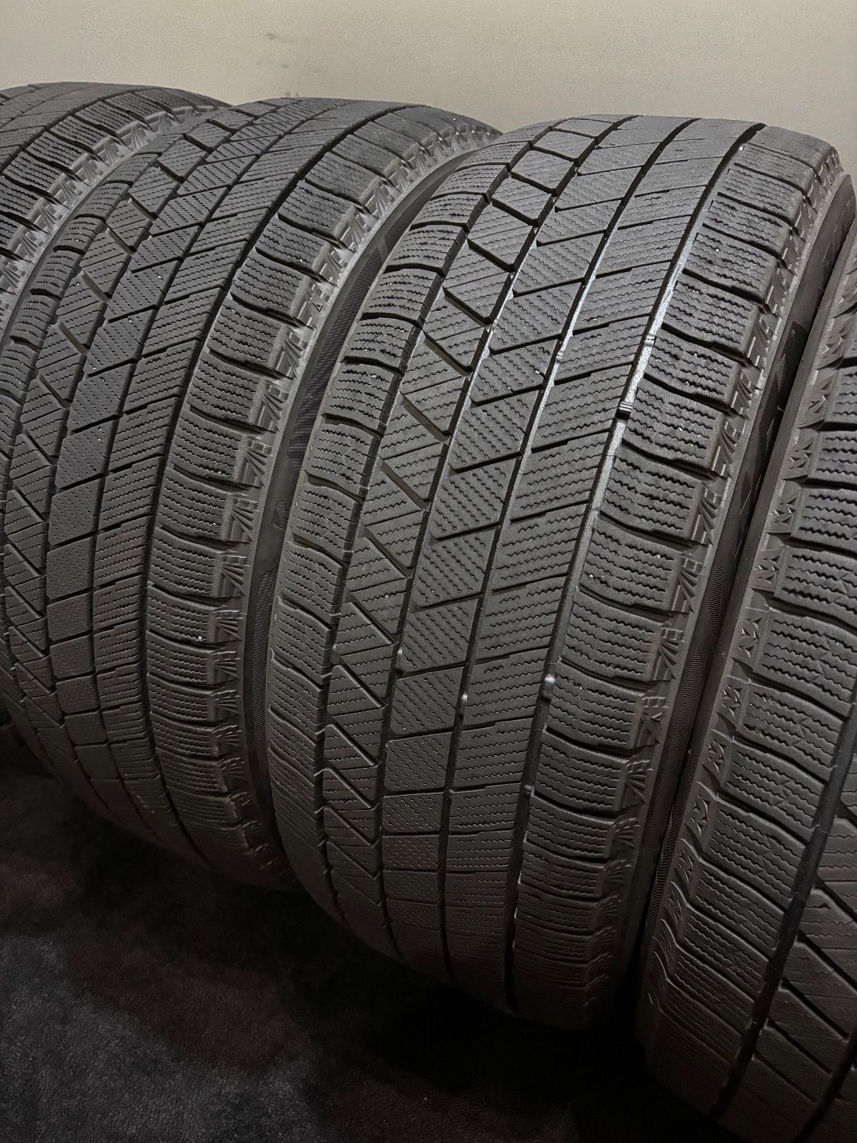 215 50R17 BRIDGESTONE VRX3 21年製 スタッドレス 4本 ブリヂストン ブリザック レヴォーグ プリウス カローラ 4-K191