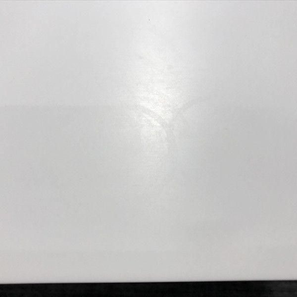 ホワイト