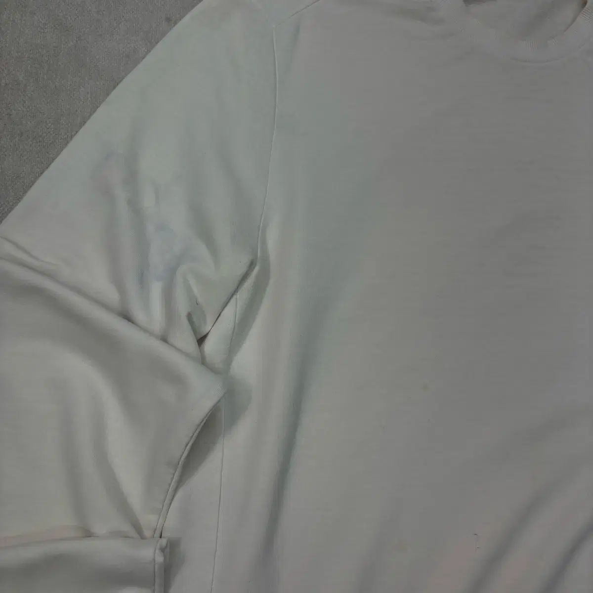 100 STONE ISLAND(ストーンアイランド) 長袖 ロングスリーブ T 100 STONE ISLAND(ストーンアイランド) 長袖 ロングスリーブ T