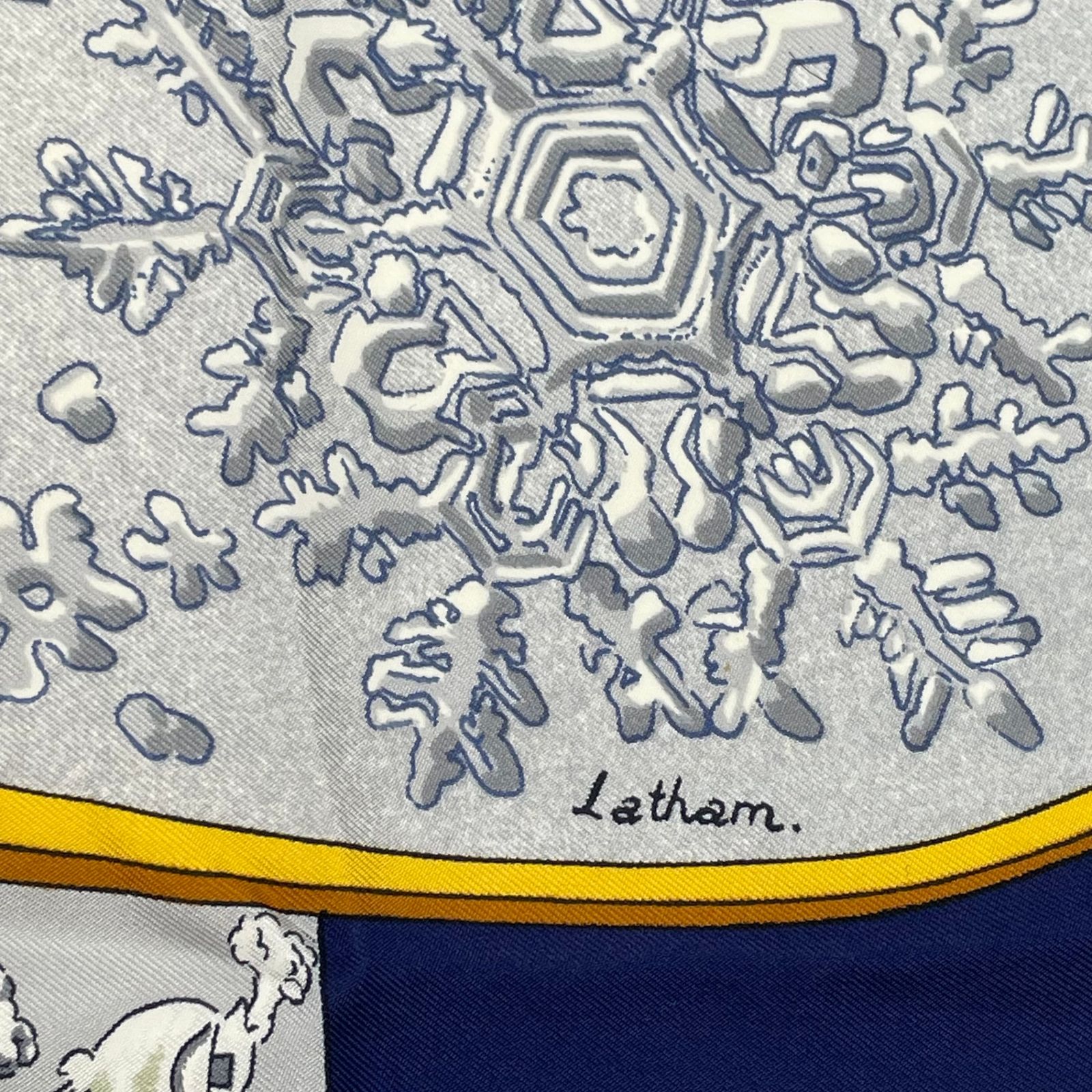 美品 HERMES エルメス カレ90 Neige d'Antan 去年の雪 ネイビー シルク