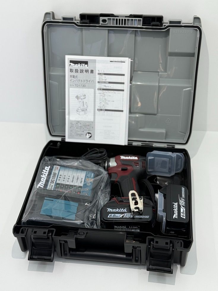 TD173DGXAR 新色レッド 充電式インパクトドライバ 18V|6.0Ah バッテリBL1860B×2本 充電器DC18RF ケース付 マキタ電動工具 インボイス対応領収書OK 平日のみ発送