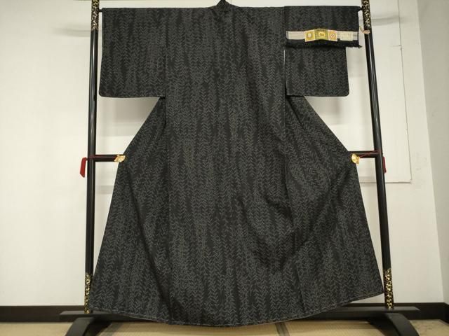 平和屋着物 やまだ織 本紬 枝葉文 黒地 証紙付き 正絹 AABB0472ck