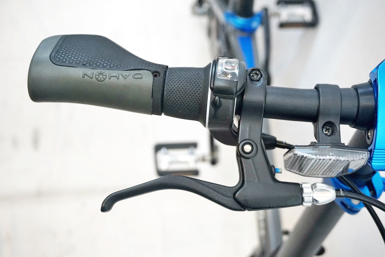 DAHON 「ダホン」 EEZZ D3 2016年モデル 16インチ 折り畳み自転車