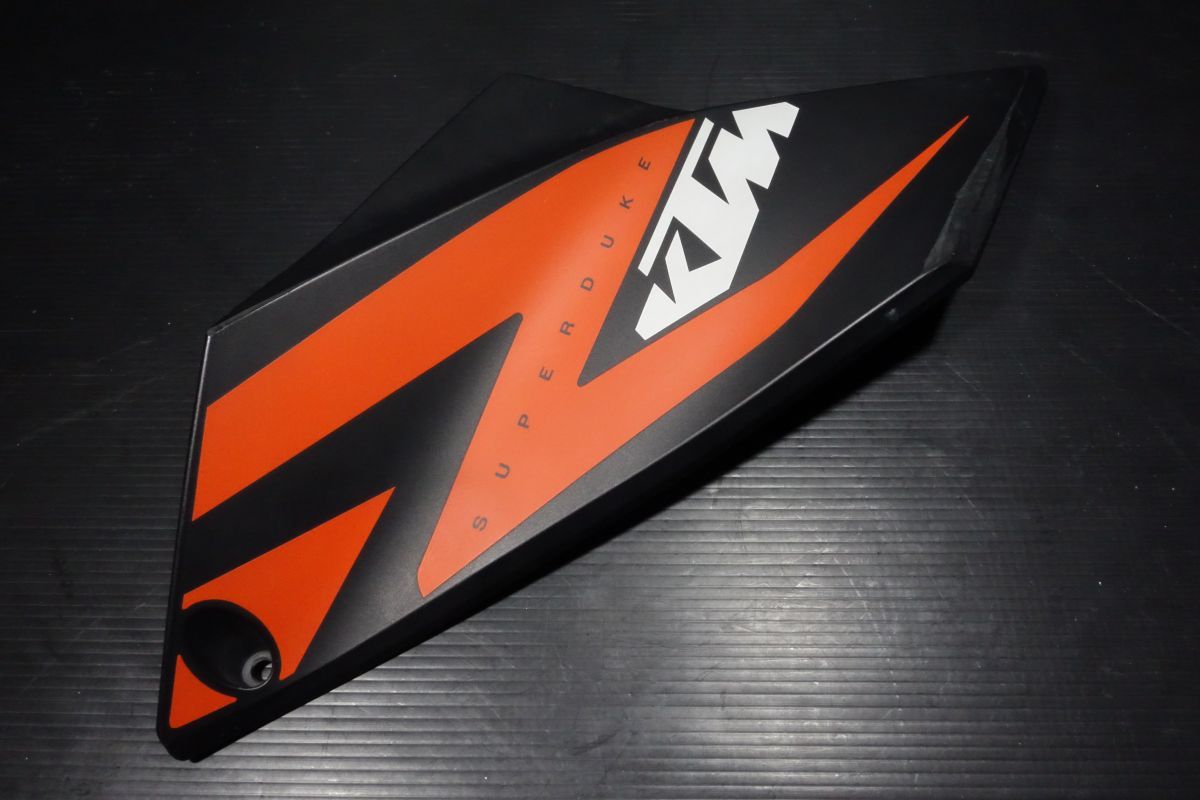 カバー カウル タンク 右 KTM 純正 1290 スーパーデュークR R20250331