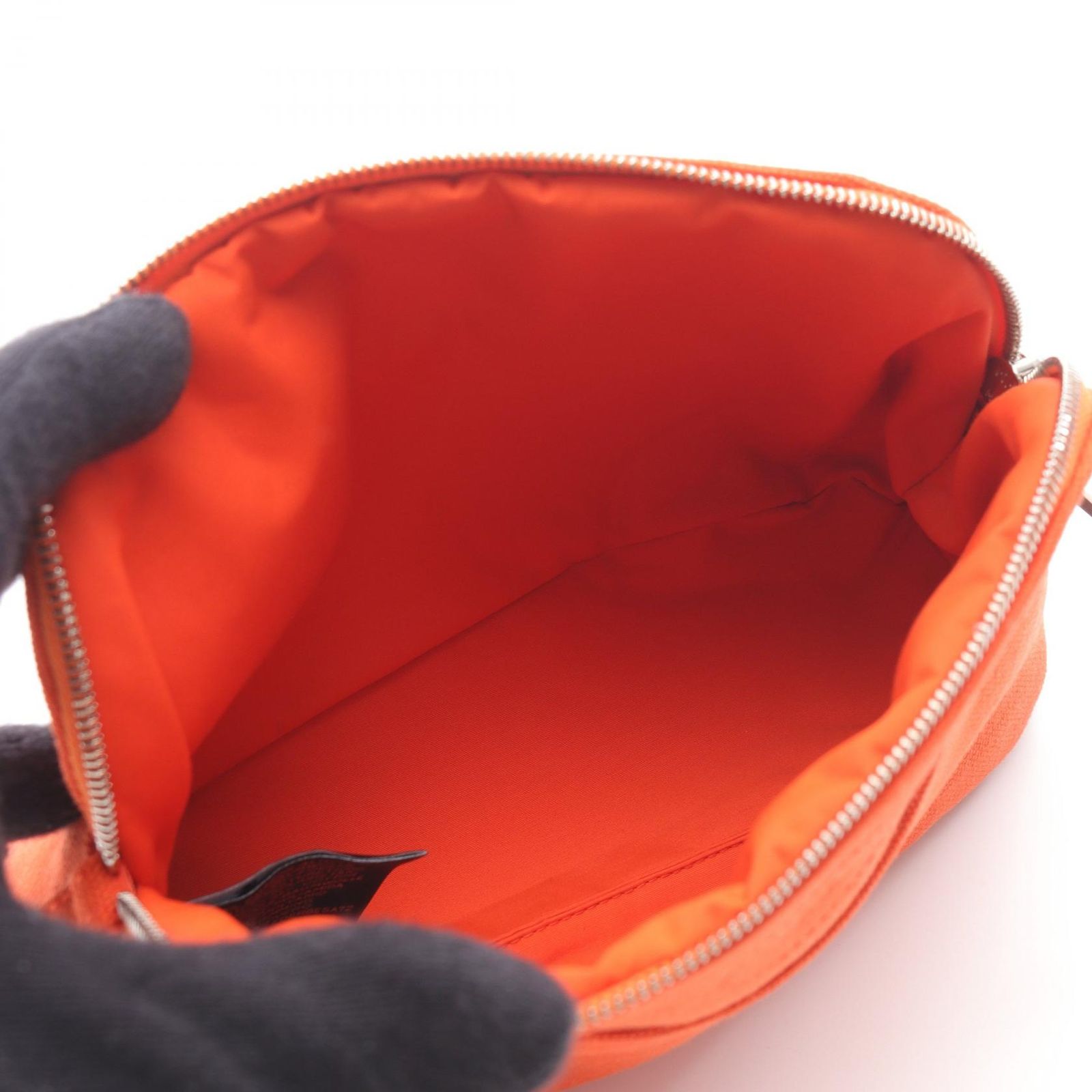 ボリードポーチ