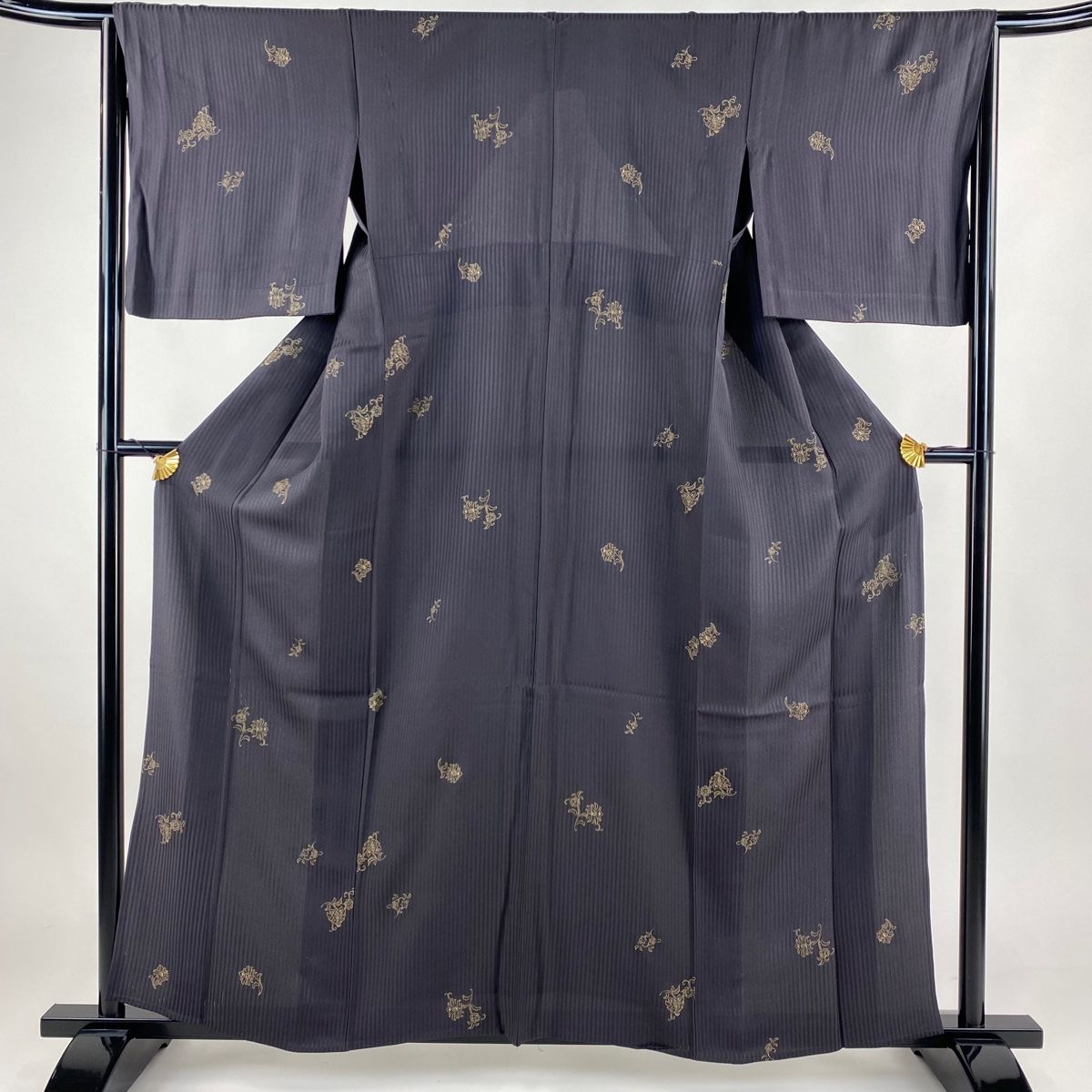 【小紋】正絹　裄長め　都会的&洒落感満載 極美品 メンズスーツのような小紋 春のお出かけに♪ 身丈156cm 正絹
