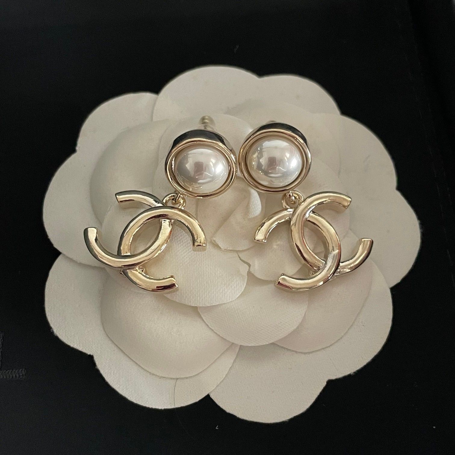 今日特価】CHANEL ヴィンテージ ダブル C ピアス 送料無料 限定