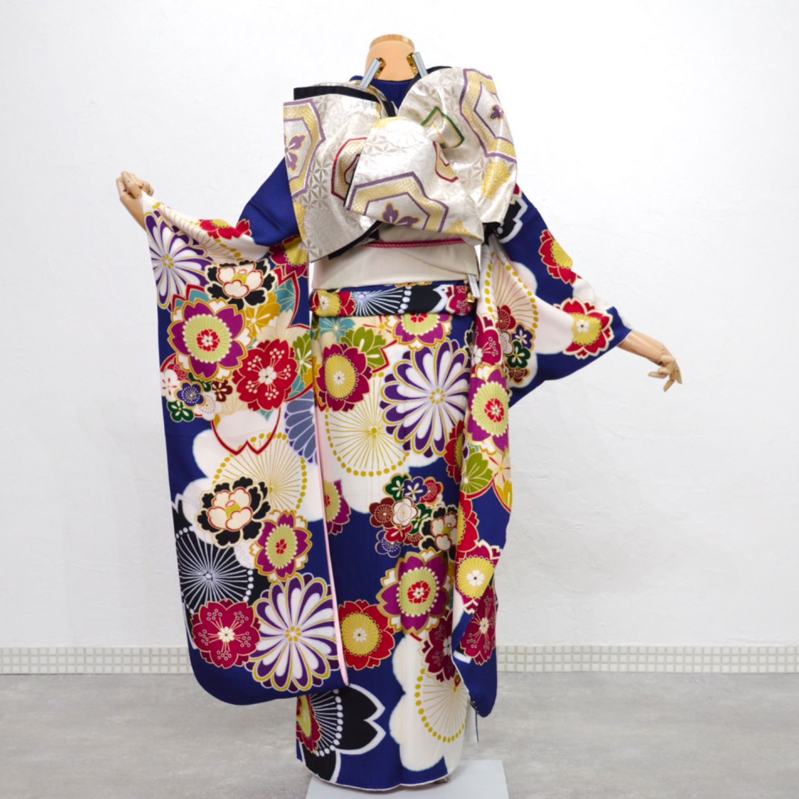 振袖フルセット パールホワイト×グリーン 梅柄 金駒刺繍 振袖フルセットセミアンティーク正絹絞り金駒刺繍