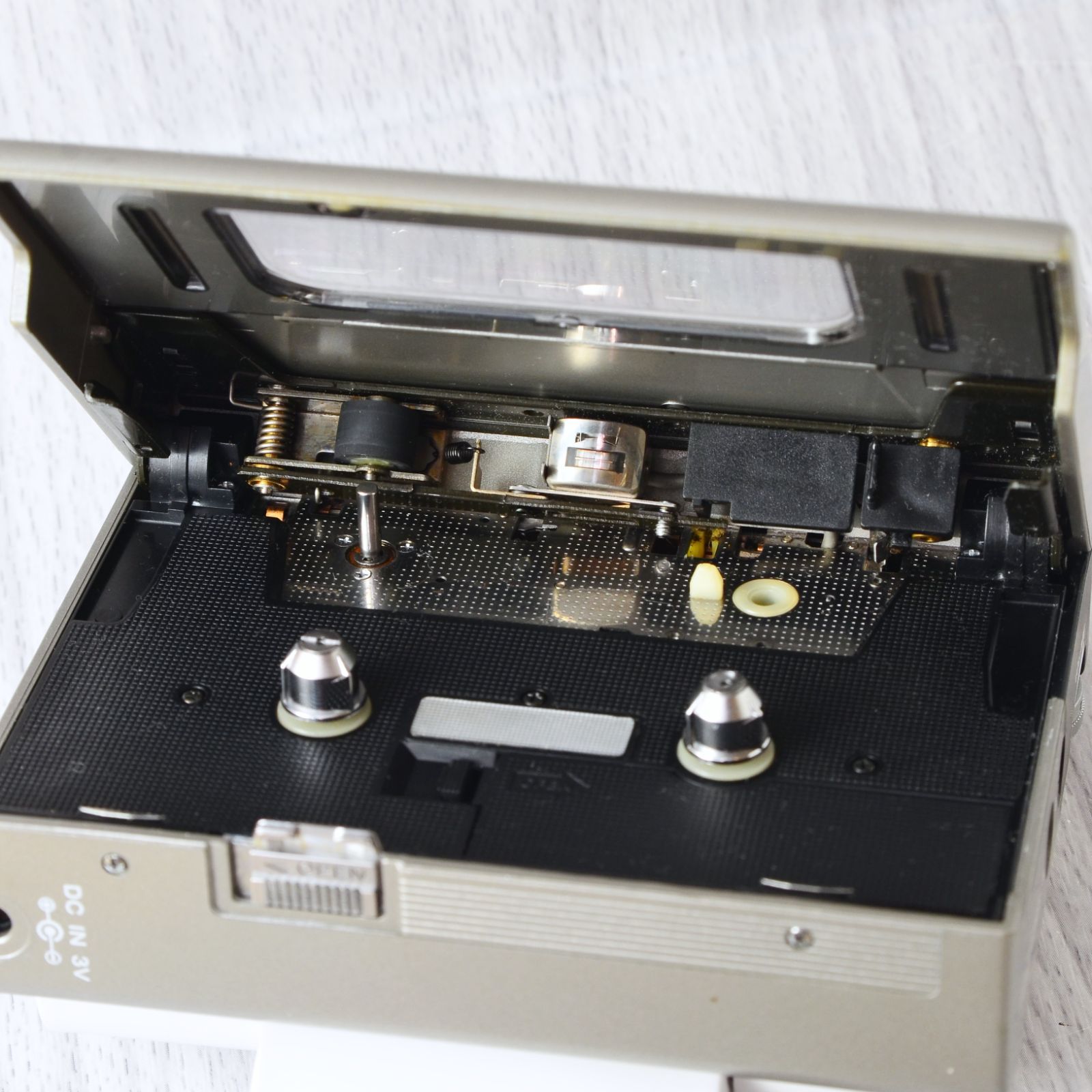 美品! SONY WALKMAN WM-2 カセットウォークマン 銀 修理・整備済