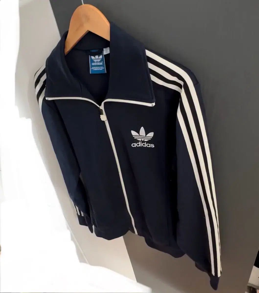 【雷市場（ポンジャン）商品韓国直送】 adidas(アディダス) ジャージ 105 ネイビー ヨーロッパ ファイヤーバード ジップアップ
