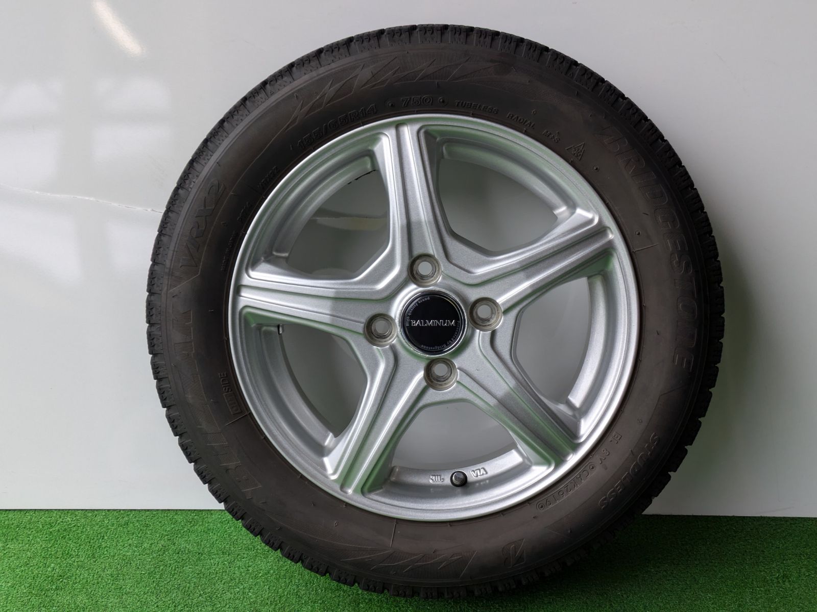 2019年製 ブリヂストン ブリザックVRX2 14インチアルミホイール付きスタッドレスタイヤ4本 155|65R14 75Q