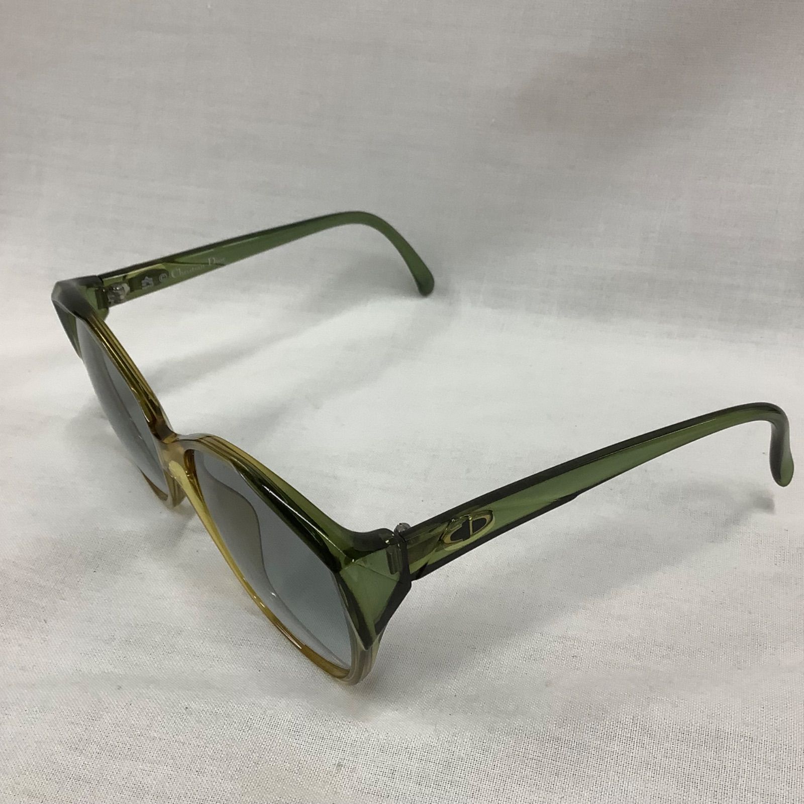 【Dior】ディオール サングラス M2KLF グリーン系 美品 Dior】ディオール サングラス M2KLF グリーン系 美品 レディース