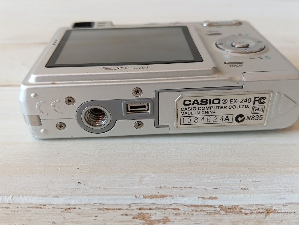 カシオ EXILIM EX-Z40 動作未確認品 - メルカリ