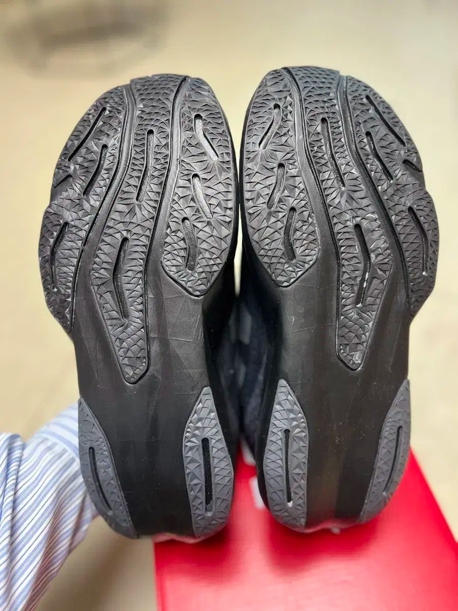 New Balance ニューバランス フューエルセル レベル v4 275mm OLIVEOS_COM_TR