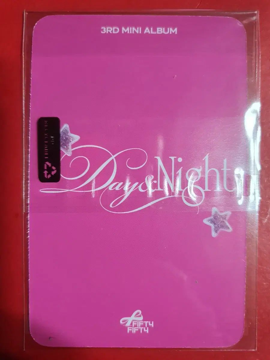 25/4/29 韓国発売】FIFTY FIFTY フィフティーフィフティー Day & Night 3集 ミニ 韓国版 キナ シャネル イェウォン  ハナ アテナ 韓国音楽チャート反映 : takaranoshima Yahoo!店 - 通販 - Yahoo!ショッピング FIFTY FIFTY(フィフティーフィフティー) ユー・ユアン プーキー 1 パーキング 公開放送 サノク トレカ