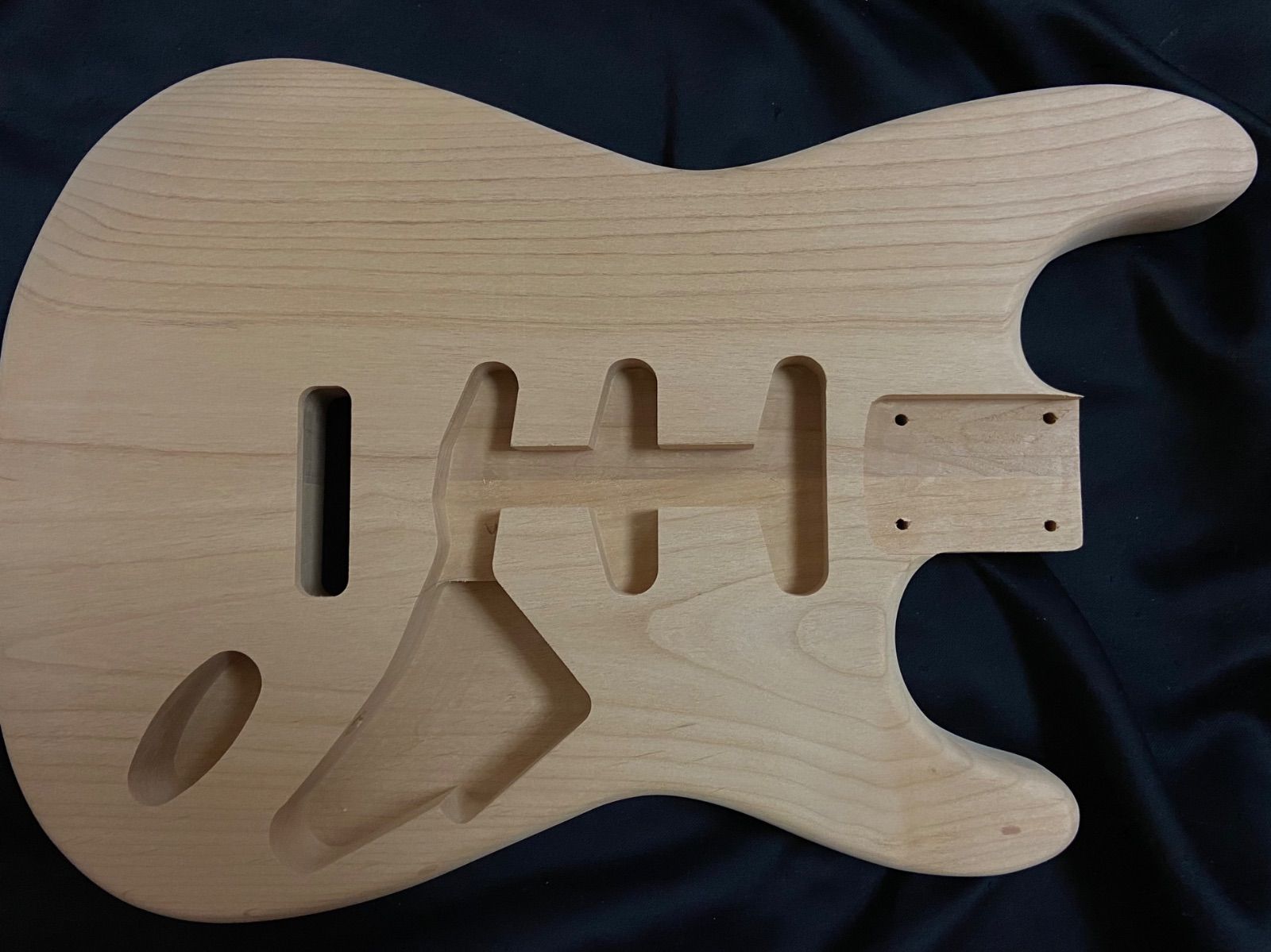 RY guitar キルトメイプル　2H エレキギター　suhr PU RY guitar キルトメイプル 2H エレキギター suhr PU Suhr