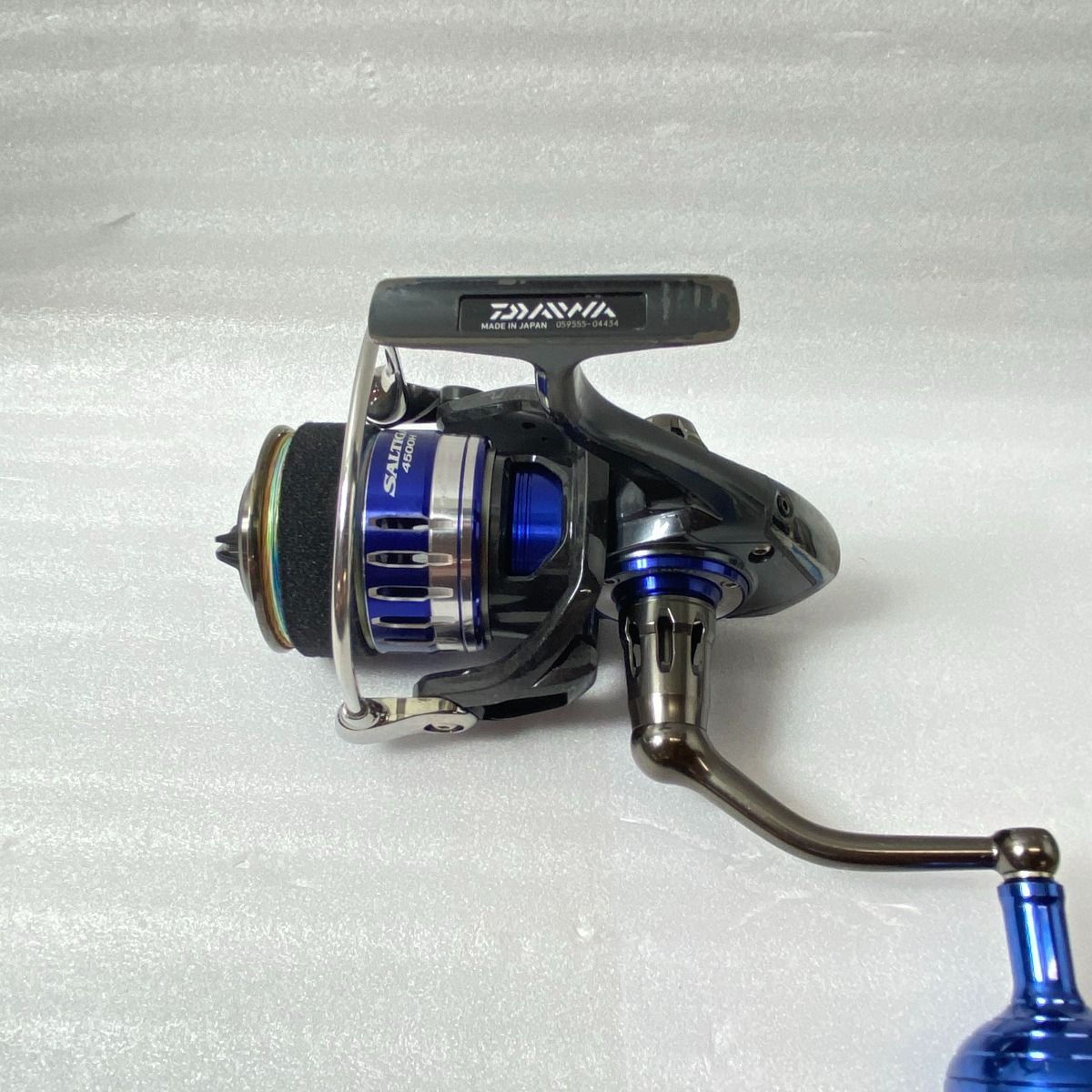 ΨΨDAIWA ダイワ ソルティガ4500H 05955 スピニングリール ケース付 - メルカリ