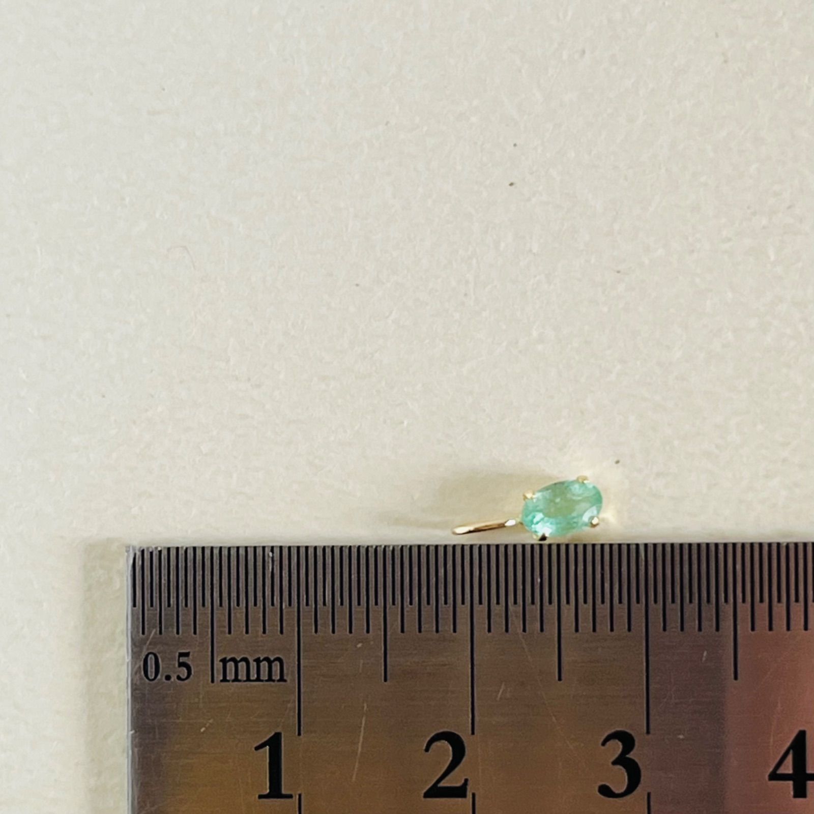 K18 エチオピア産天然エメラルド ペンダントトップ 18金イエロー
