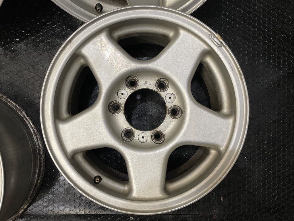 VENERDI 社外ホイール 18インチ 4本 7J6HPCD139.7+38 ブラポリ