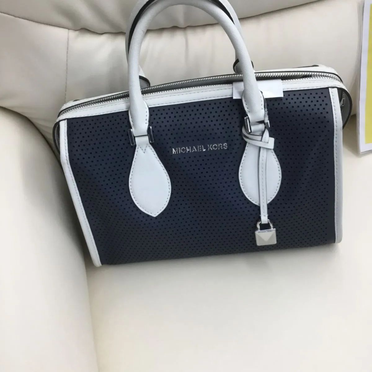 MISHAER KORS マイケルコース ストラップ付ショルダーバッグ ミニ 